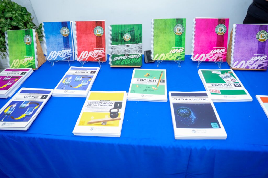 Presentan manuales didácticos para estudiantes_a