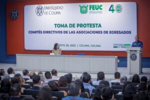 Rector toma protesta a 15 nuevas asociaciones de egresados y egresadas_Rector