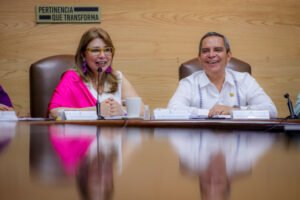 Reunión de trabajo con Carmen Enedina, directora del CENEVAL_a