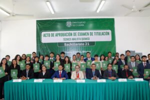 Titula UdeC a 31 Técnicos Analistas Químicos del Bachillerato 21 de Armería