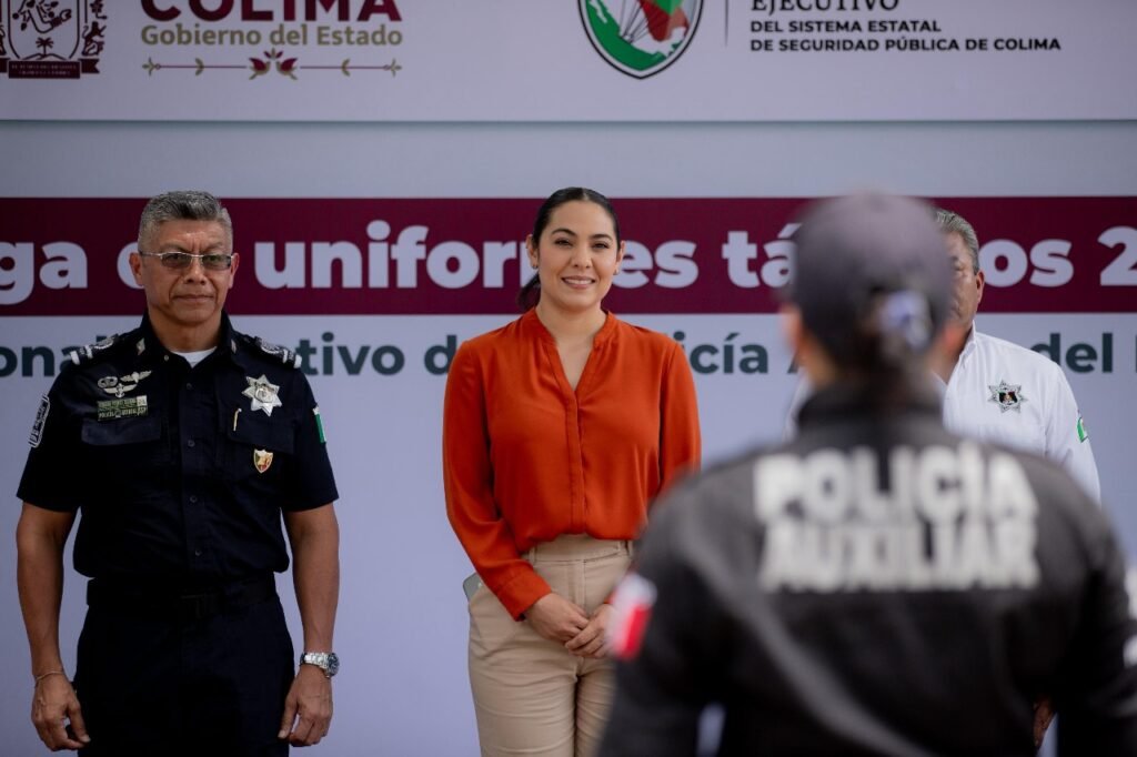 UNIFORMES POLICIA AUXILIAR