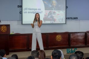 Wendy Alejandra, ganadora del Three Minute Tesis