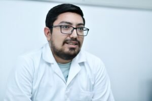 Buscan científicos de UdeC mejorar tratamiento para artritis gotosa_David_a