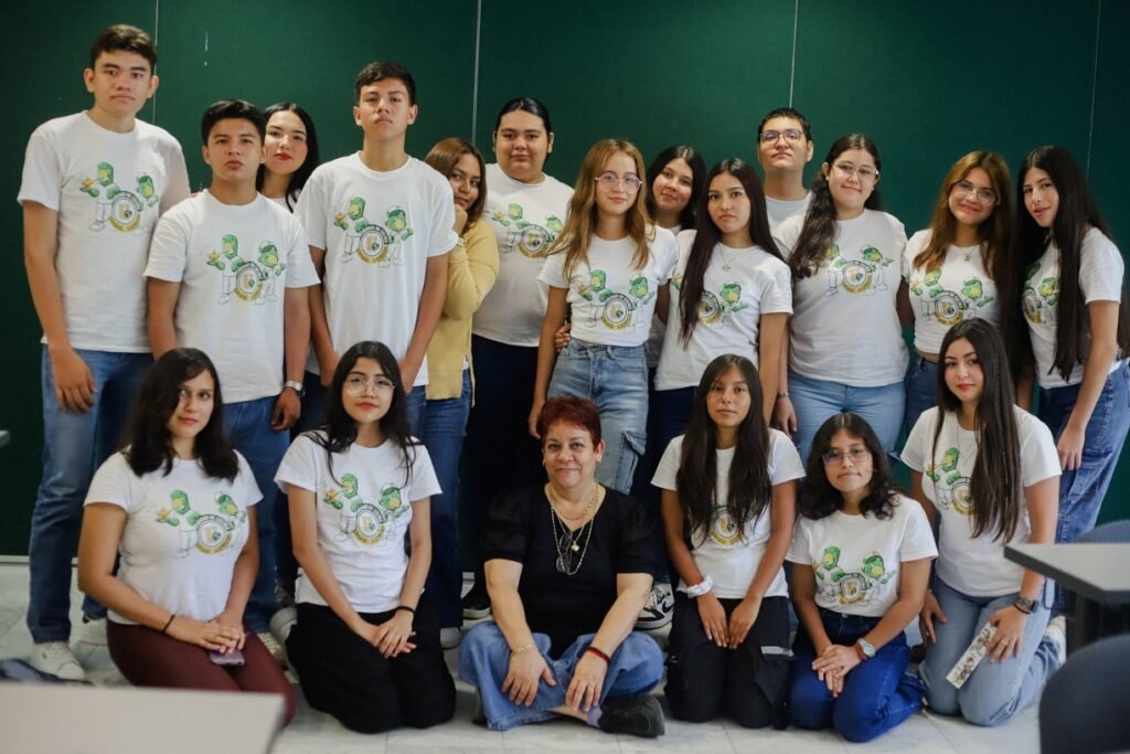 Con cultura, celebra Escuela de Enfermería 48 años_a