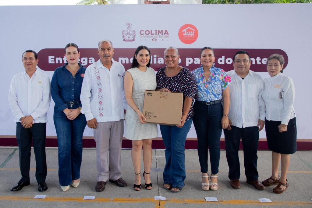 ENTREGA MOVILIARIO INDIRA