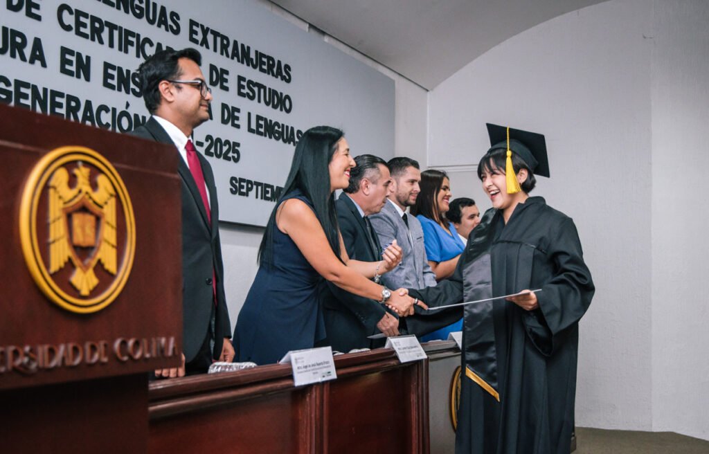 Egresan 69 expertos en lengua inglesa_a