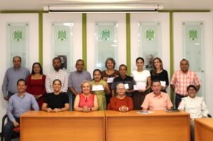 Entregan nombramiento a docentes que evaluarán a colegas de Bachillerato_a