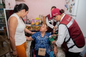 INDIRA VIZCAINO VISITA SALUD