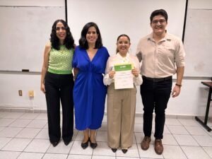 Impulsa FEUC análisis económico y vinculación profesional