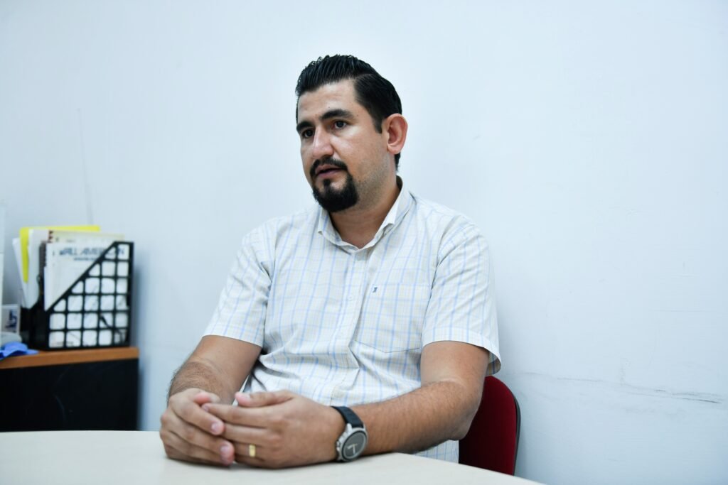 Investigan relación entre estrés y Helicobacter pylori en alumnos_Carlos_a