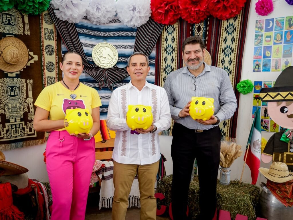 Realiza UdeC Kermés Patria con Causa_a