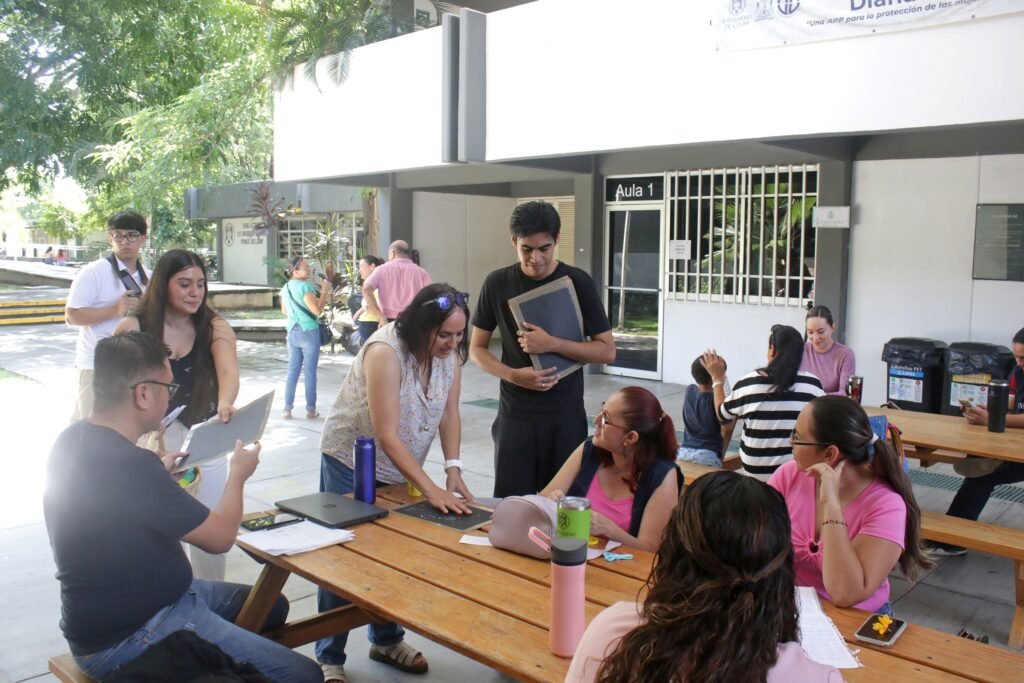 Talleres de Divulgación en la Facultad de Lenguas_a