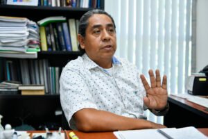 Trabajan científicos contra resistencia a los antibióticos_Ángel