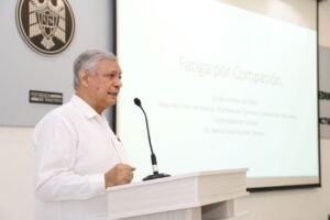 Abordan la fatiga por compasión en tutoras y orientadores