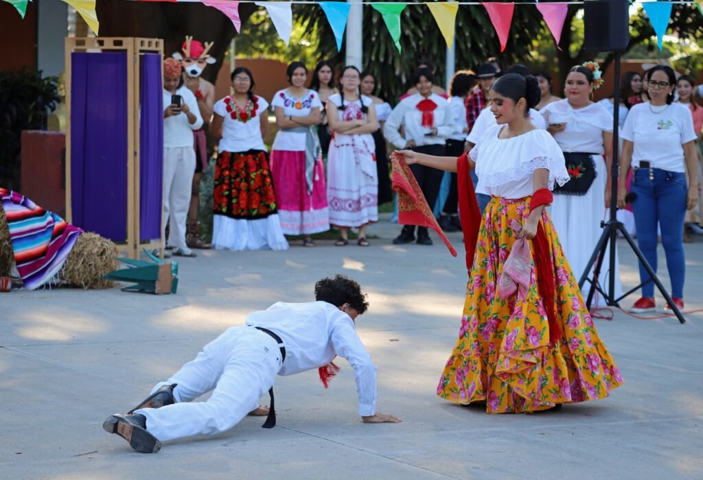 Celebran la diversidad cultural con Festival de Identidad Intercultural_Bach 27_a