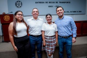 Entregan FEC y UdeC 300 becas de transporte_b