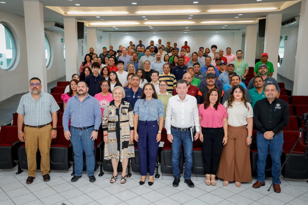 Estrategia para que trabajadores concluyan estudios básicos