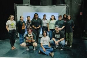 Estudiantes Falcom aprenden gestión creativa de la imagen institucional_a