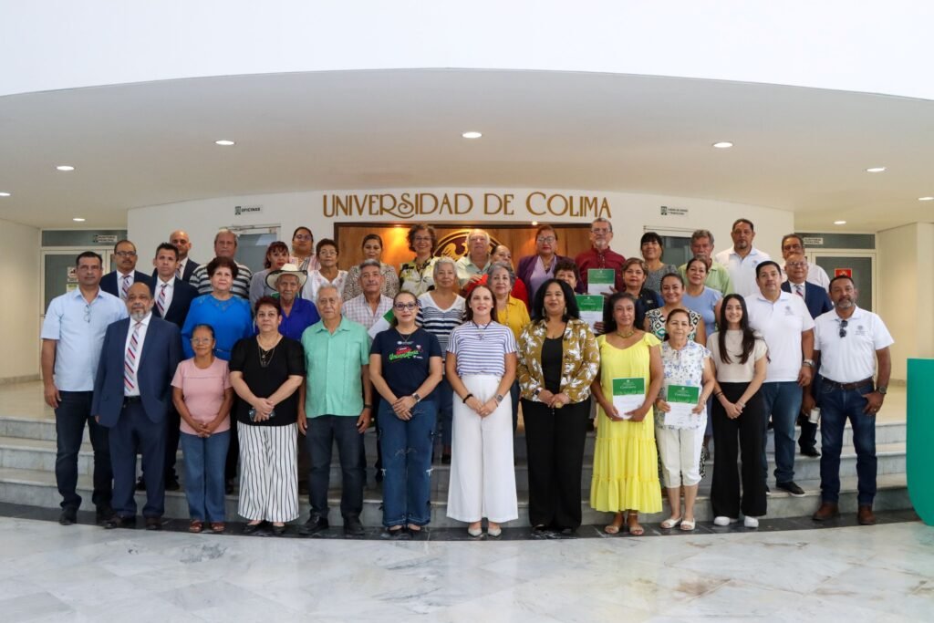 Concluye ciclo 2025 de Aulas Culturales para Mayores, Tecomán_a