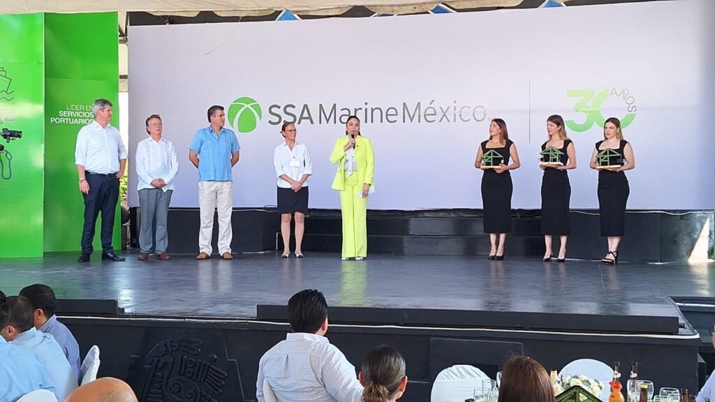 Entrega SSA Marine México, en marco de sus 30 años, reconocimiento a UdeC_Janet