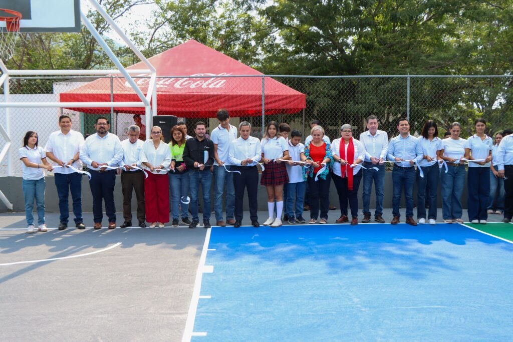 Entregan infraestructura deportiva en el Bachillerato 24_a