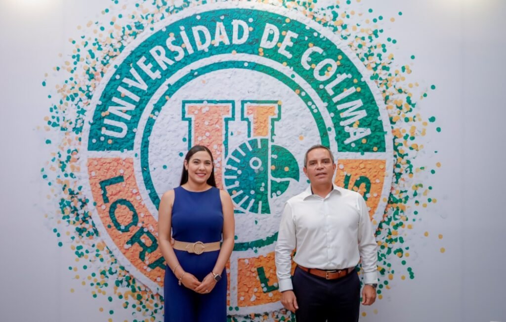 Inaugura UdeC su pabellón en Feria de Todos los Santos 2025_b