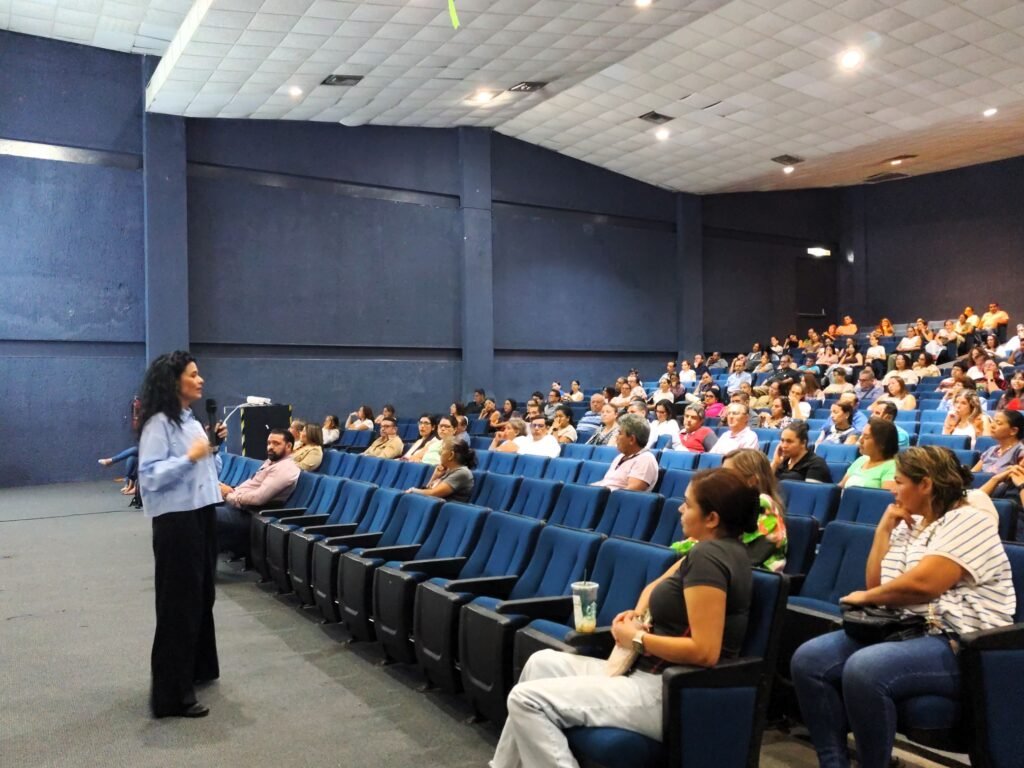 Charla “Cultura de Paz y Familia”, en el Bachillerato 33