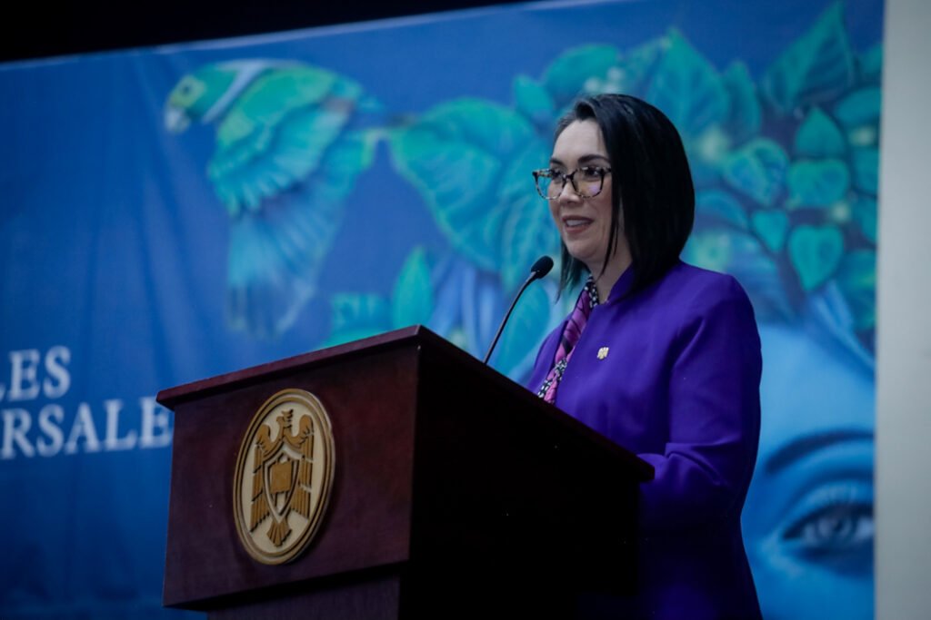 Igualdad de género, eje transversal activo en la UdeC_Mayra_a