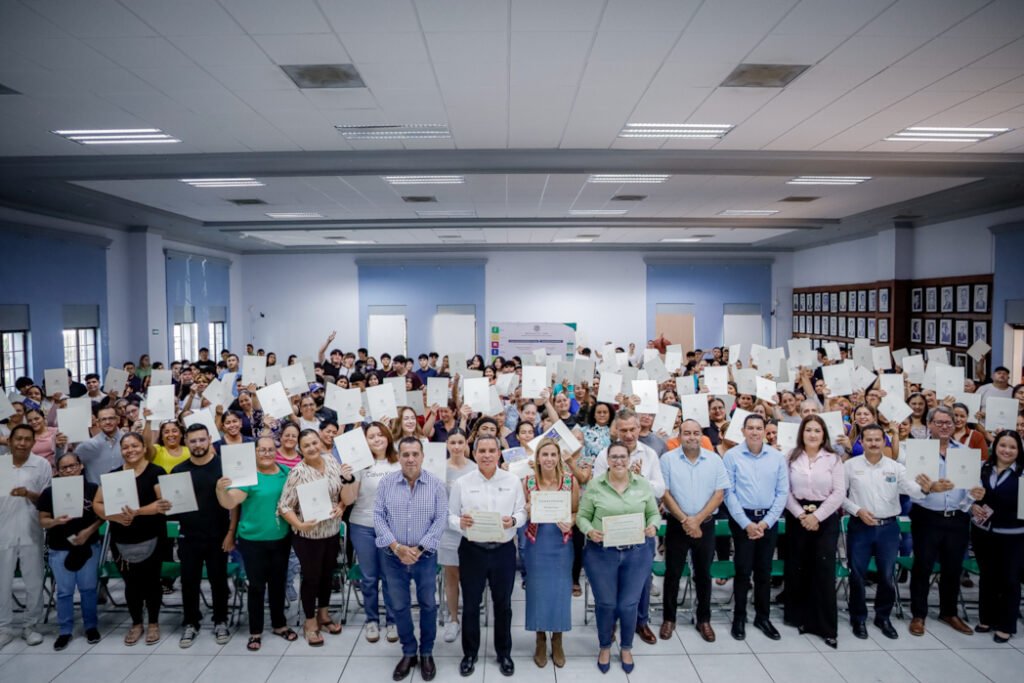 Entrega de Constancias de Escuelas para Padres y Madres_a