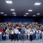 Otorgan 129 becas para que estudiantes aprendan una segunda lengua