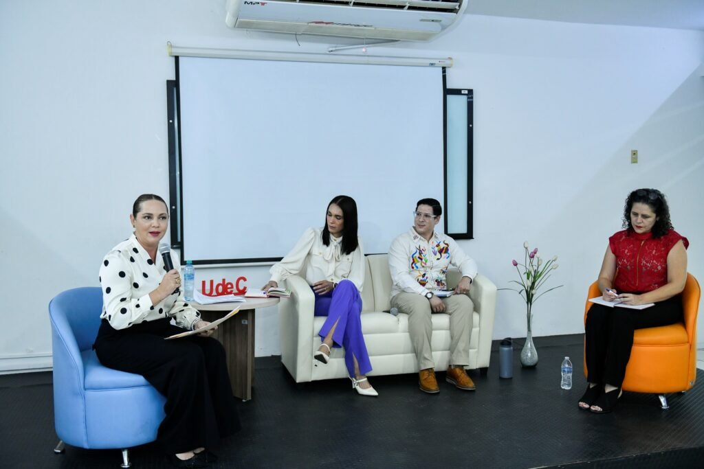 Panel sobre la conspiración consumista_a