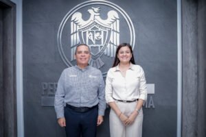 Recibe rector a nueva subsecretaria de las Juventudes