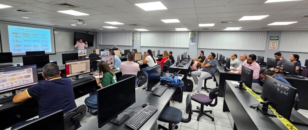 Taller sobre el SEAES a personal de bachilleratos