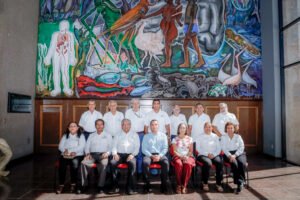 Visitan jubilados y pensionados de la UdeC a rector