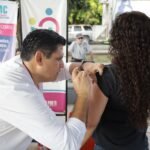 Salud Colima aplica vacuna contra sarampión a personas de hasta los 49 años de edad