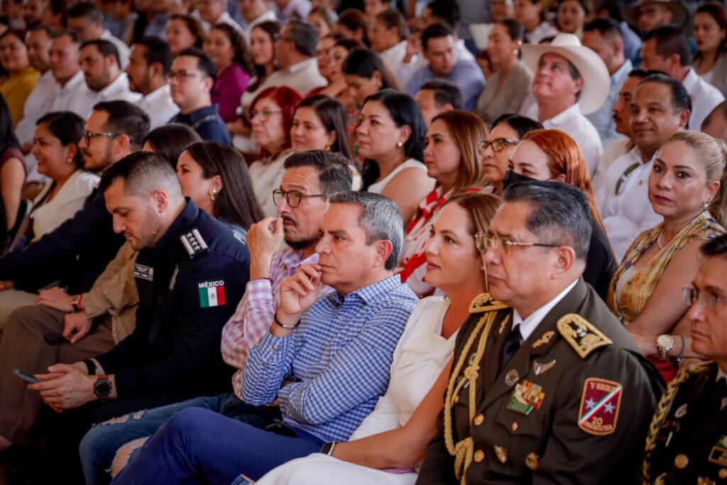 Asiste rector a la colocación de primera piedra del CRIT Colima