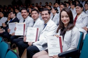 Concluyen residencias médicas en el HRUniversitario_d