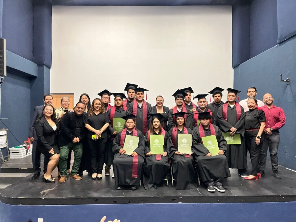 Egresan 33 nuevos profesionistas técnicos del Bach 25_d