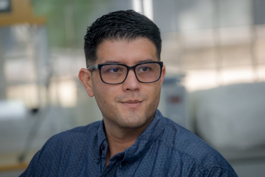 El sarampión no volvió solo, entrevista a Fabián Larios