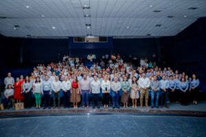 Entrega de reconocimientos a jubilados y jubiladas del 2025, UdeC_Grupal