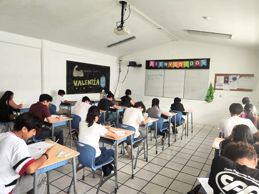 Estudiantes UdeC avanzan rumbo a competencias nacionales de Matemáticas