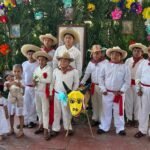 Estudiantes de Danza Escénica participan en el carnaval indígena Paspaques de Suchitlán