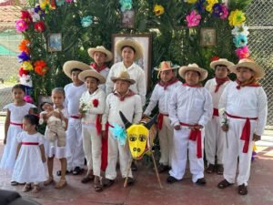 Estudiantes de Danza Escénica participan en carnaval Paspaques de Suchitlán_i