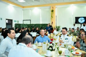 Rector asiste a desayuno por el Día del Ejército Mexicano