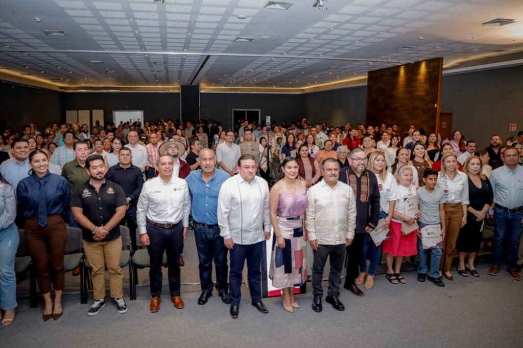 Rector asiste a firma de convenio INEA Gob del Estado_a