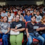 Benefician UdeC y FEC a 400 jóvenes con la beca de transporte