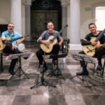 Recrean atmósfera bohemia de los salones porteños, con música de cuerdas, tangos y café