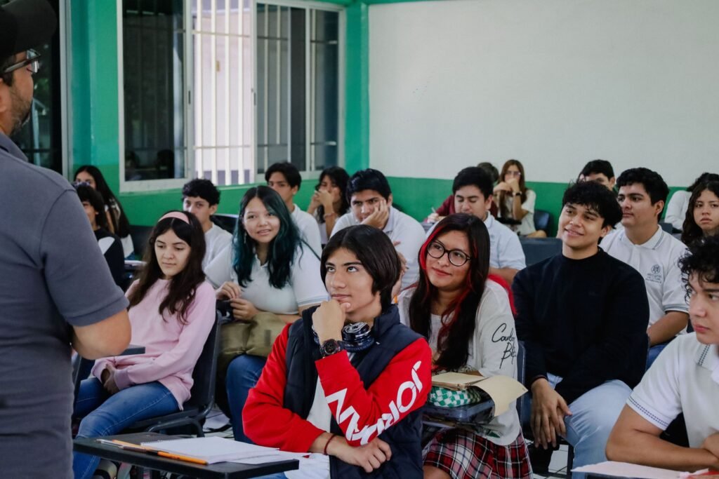 Descubren teatro y escritura alumnos del Bachillerato 4_a