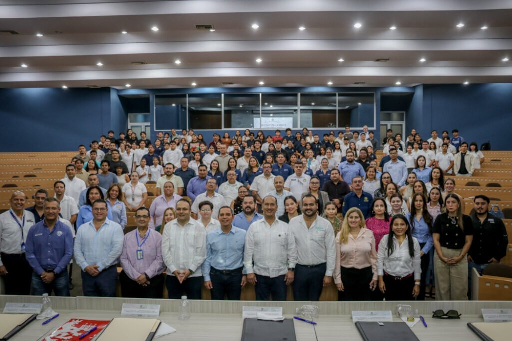 Firma de convenios UdeC-organismos empresariales de Manzanillo_j