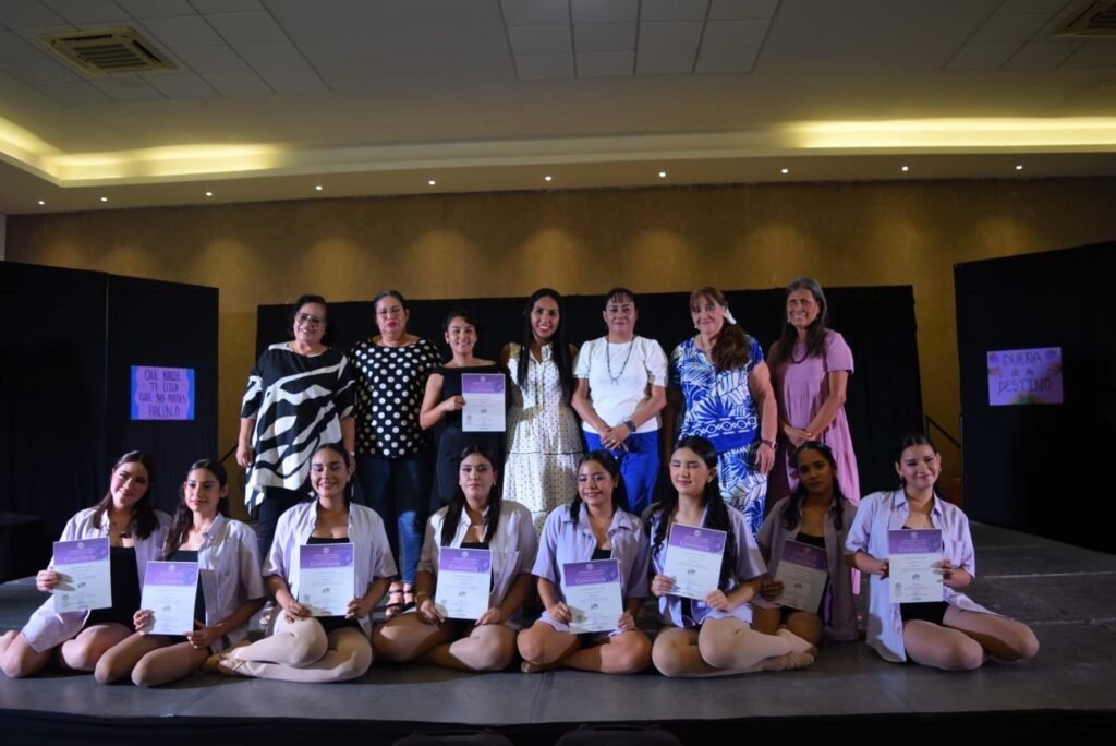 Jueves de Artes 8M RAÍCES, AURA Colectivo de Danza_b